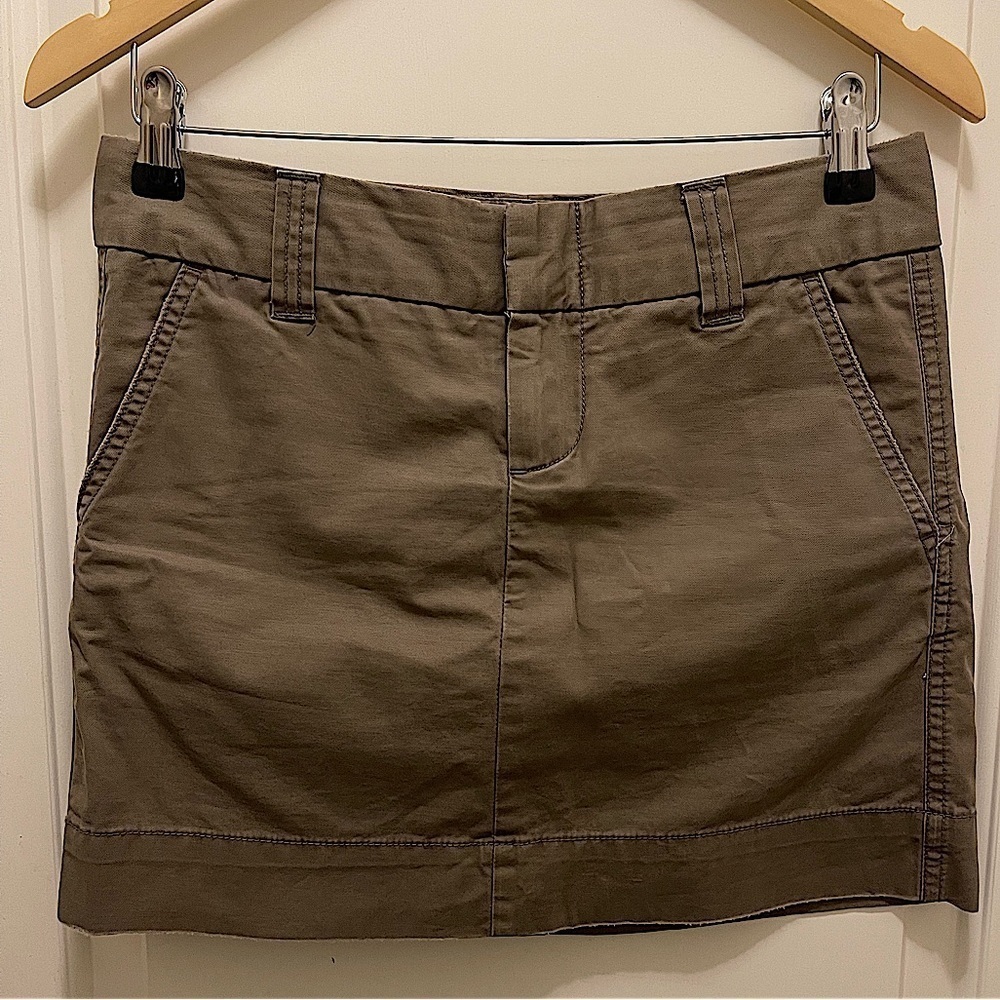 GAP Favorite Chino Mini Skirt